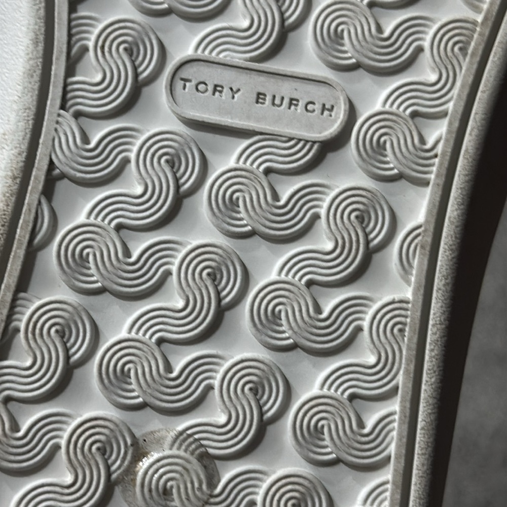 EUC Tory Burch Leigh T-Logo Leather Sneaker Roccia - Picture 12 of 12